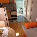 Matija I Bartol Apartment Pirovac